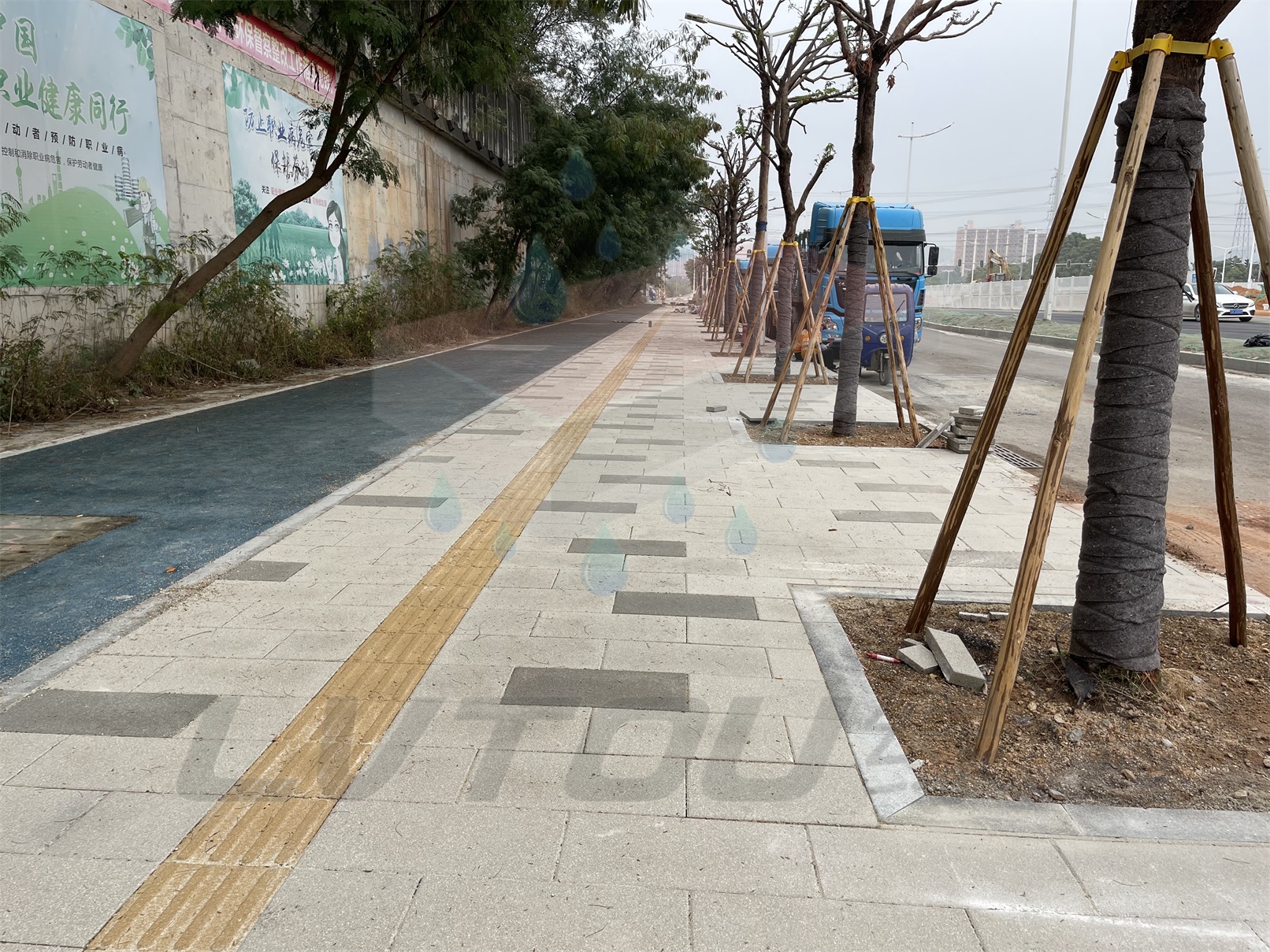 提升城市生活品质的仿中国黑透水砖